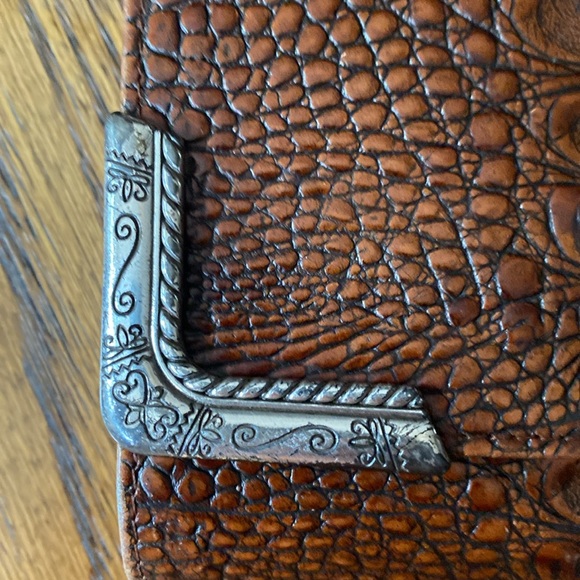 BRIGHTON LEATHER CROSSBODY CLUTCH . - Picture 5 of 16